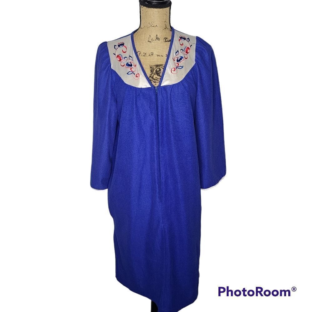 Vintage 80s Blue Cozy Grandmacore Night Gown House Dress